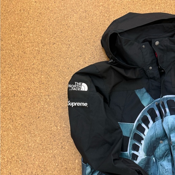 The north face supreme medium - Picture 6 of 6